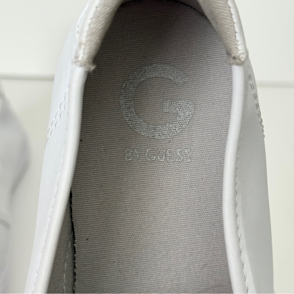 G by Guess Odelia Front Twist White Slip On Shoe Size 8.5M - Picture 8 of 9